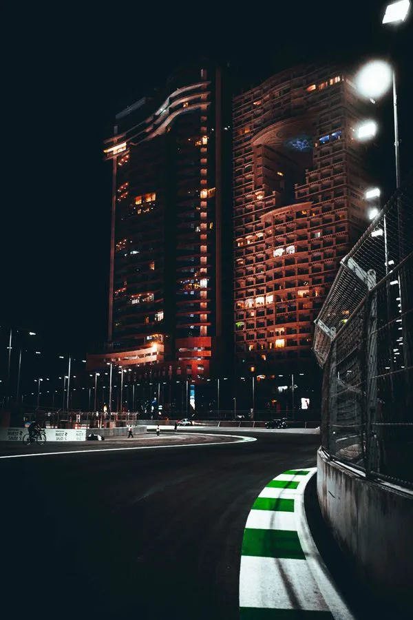Latest-news - Mclarenracing - Article - Saudi-arabian-grand-prix-2021-light-it-up - Light it up Into the night at the Jeddah Corniche Circuit - 2