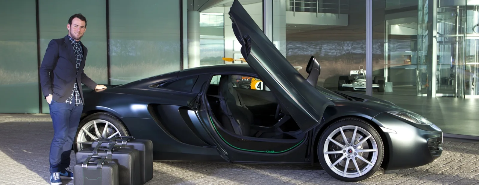 Cyclist Mark Cavendish visits MTC