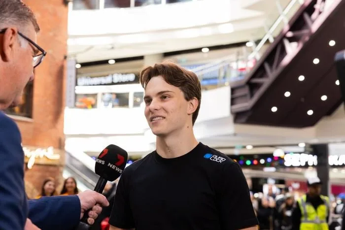 Formula-1 - 2024 - How-did-lando-and-oscar-spend-the-winter-break - A sunny break for Oscar - 1