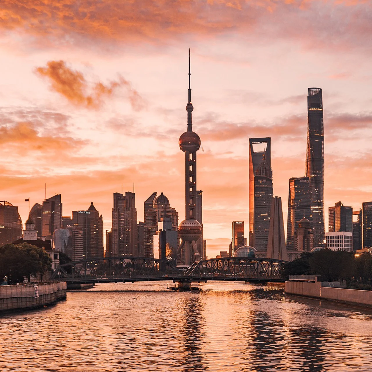 Lando Norris, Oscar Piastri, and Andrea Stella discuss their expectations for the weekend, along with track insights, F1 Icebreakers and a guide on what to wear.