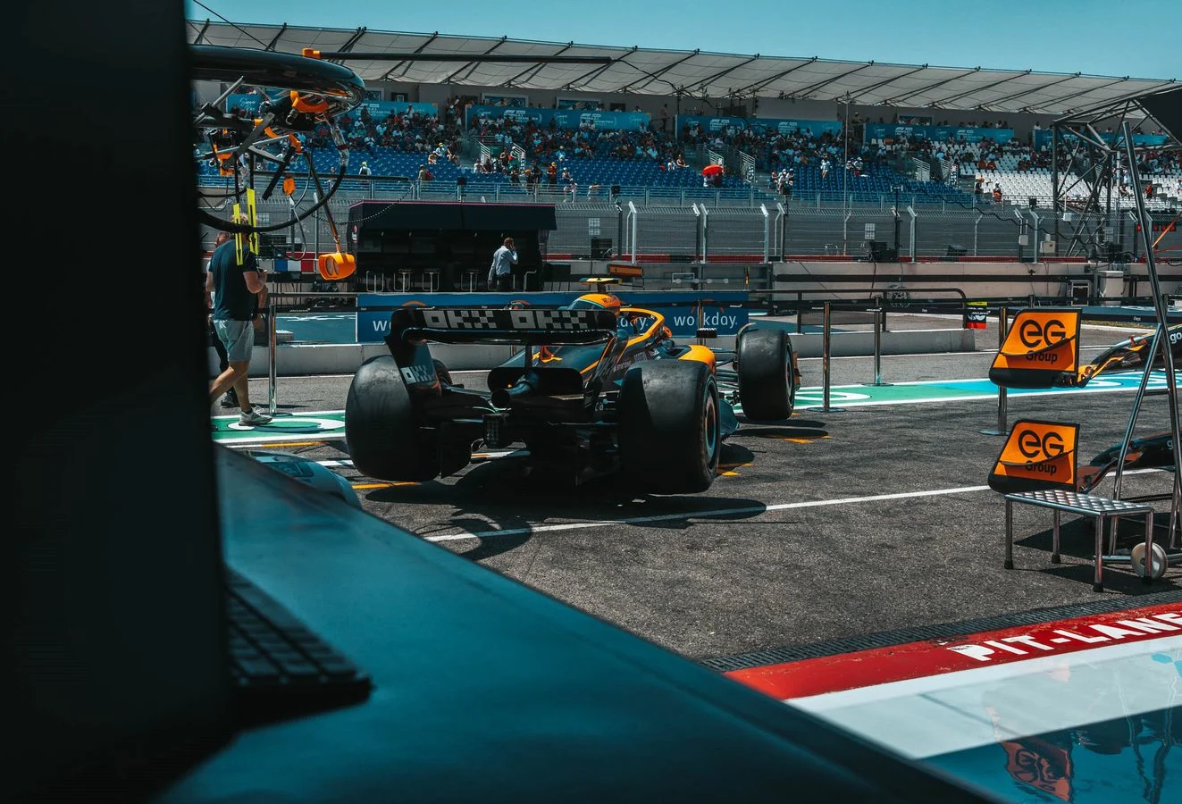 Formula-1 - 2022 - French-grand-prix - Engineering-room