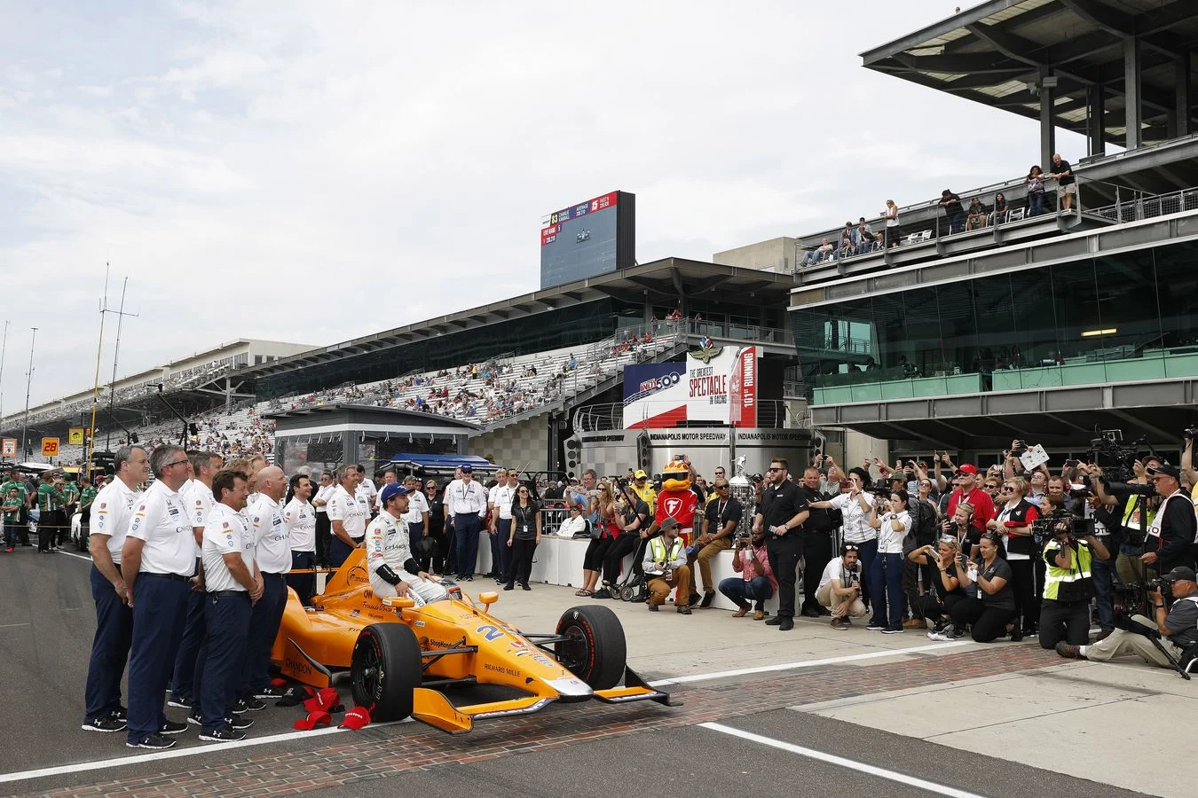 Indycar - 2017 - Qualifications-day-1-gallery - Gallery: Qualifications Day 1 Fernando completes four flying laps around the IMS - 3