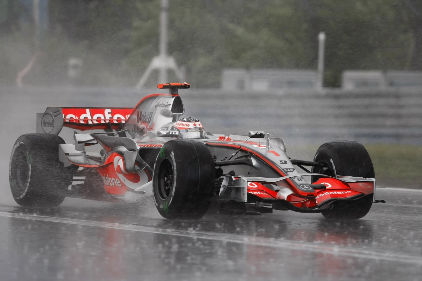 Latest-news - Mclarenracing - Article - 9-wet-races-to-whet-your-f1-appetite