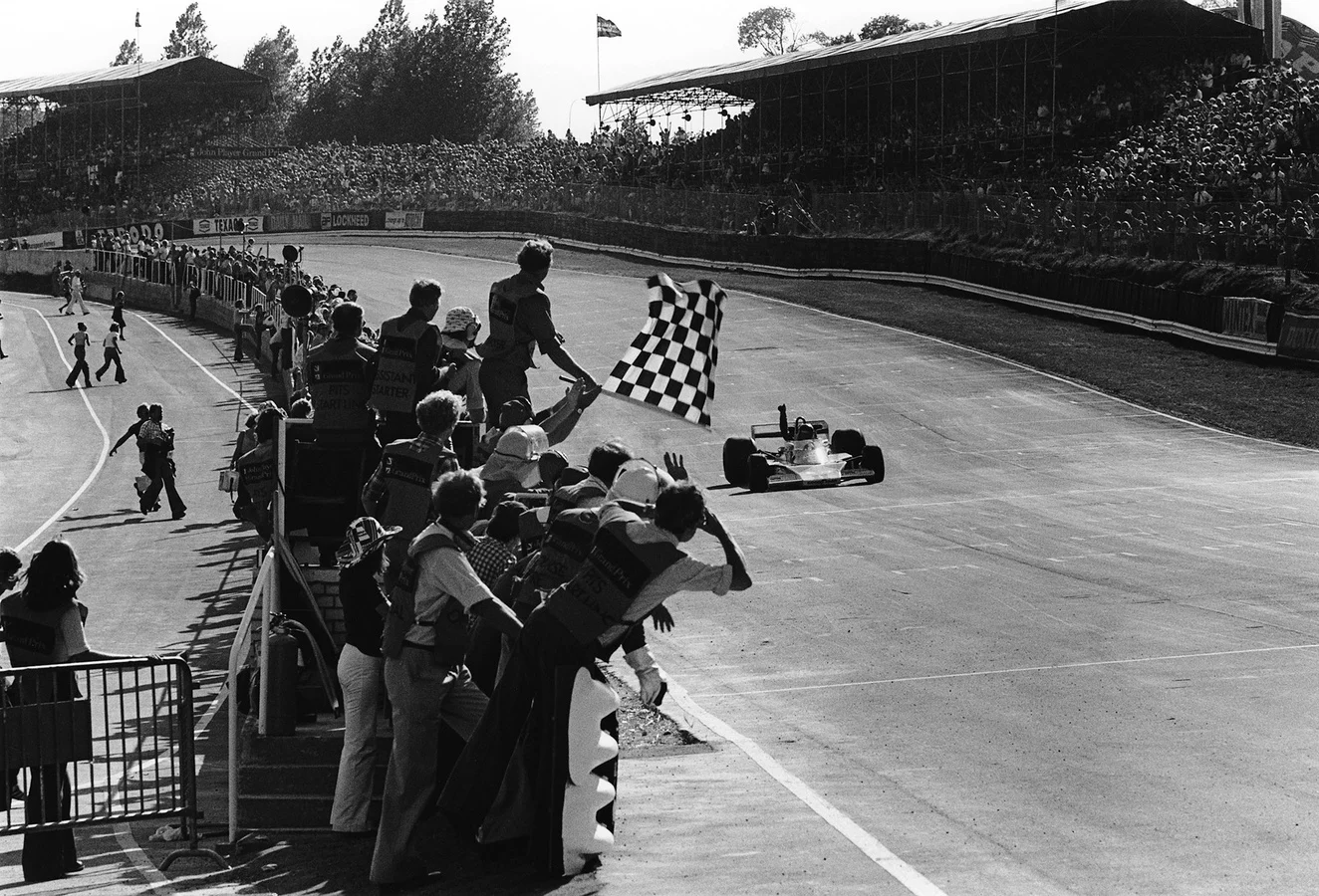 Heritage - Formula-1 - Drivers - James-hunt - Brands-hatch-james-1976-championship-part-ii-2147775