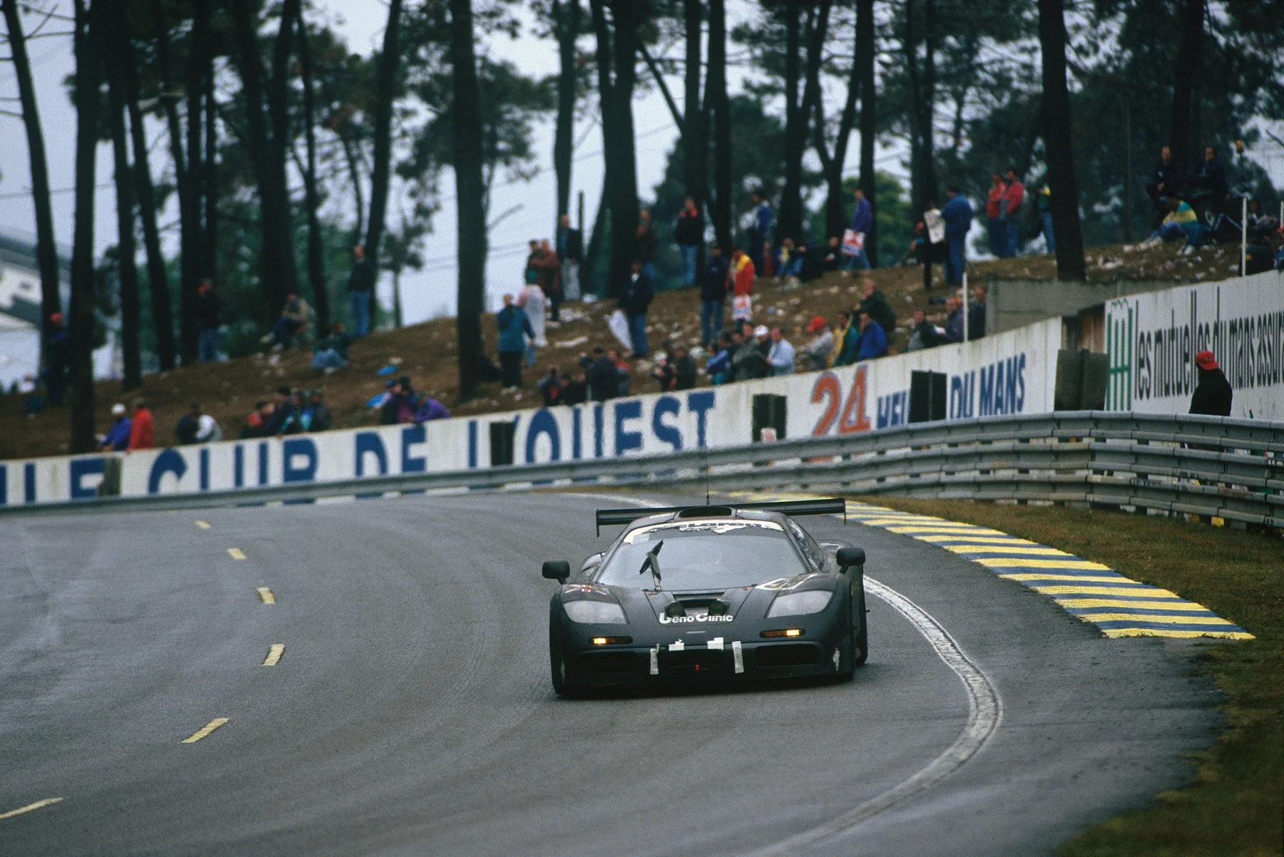Heritage - Our-legendary-le-mans-triumph - The 1995 24 Hours of Le Mans Before and during the race - 8