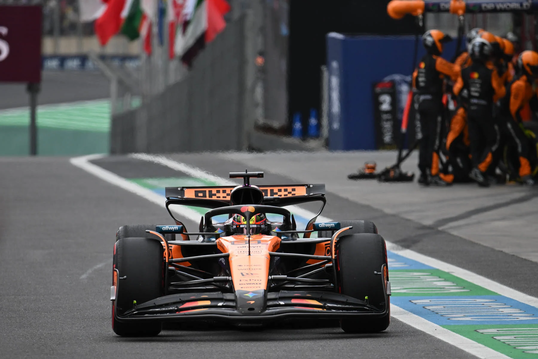 Formula-1 - 2025 - Sao-paulo-grand-prix - Race-report - 2025 São Paulo Grand Prix – McLaren Race report "This one was for one of my mentors, Gil, I hope he'd be very proud" - 7