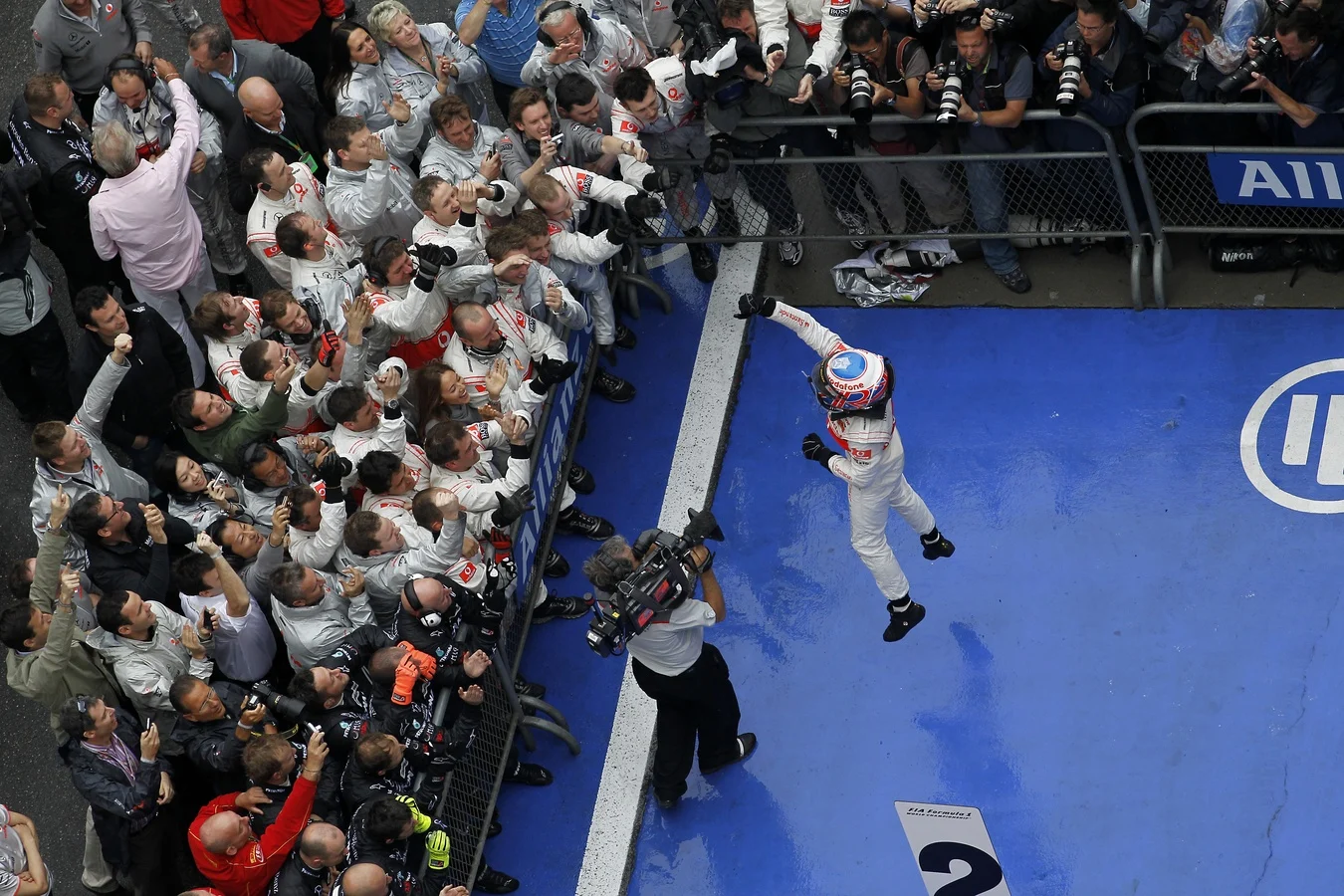 Latest-news - Mclarenracing - Article - 9-wet-races-to-whet-your-f1-appetite