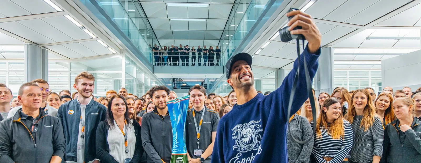 Heritage - Formula-1 - Drivers - Daniel-ricciardo - Thank-you-and-goodbye-daniel - Thank you, DR Saying goodbye to the team back home at the MTC - 2