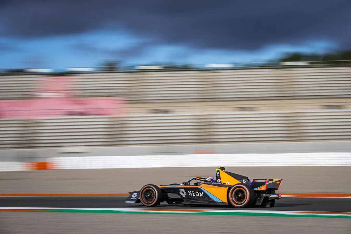 Valencia pre-season test "It's been very important for the drivers and the team to get in some good mileage" - 4