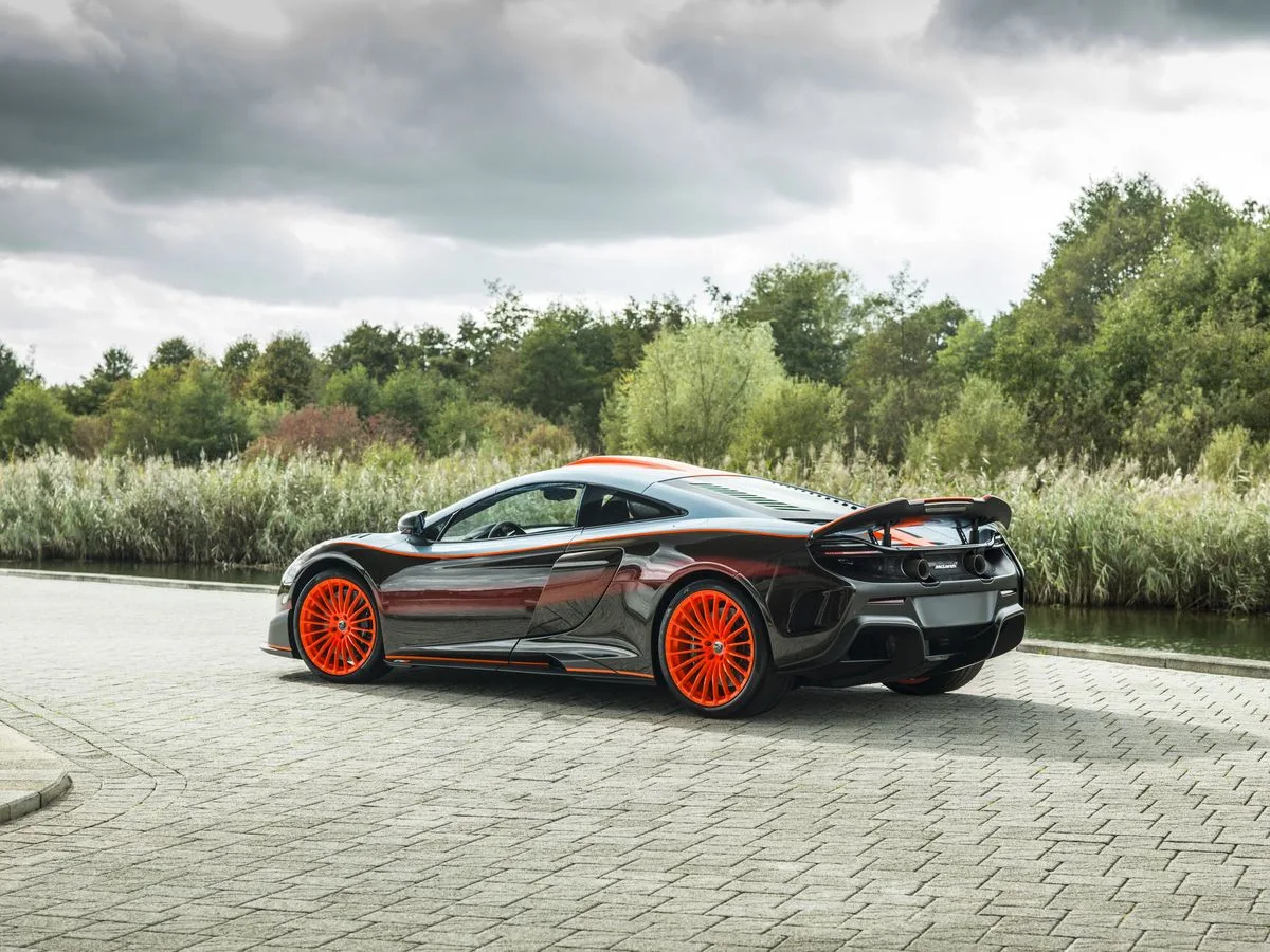 Latest-news - Mclarenracing - Article - Bespoke-le-mans-675lt - Throwback Thursday McLaren Automotive reskins a 675LT in honour of our '97 Le Mans winner - 2