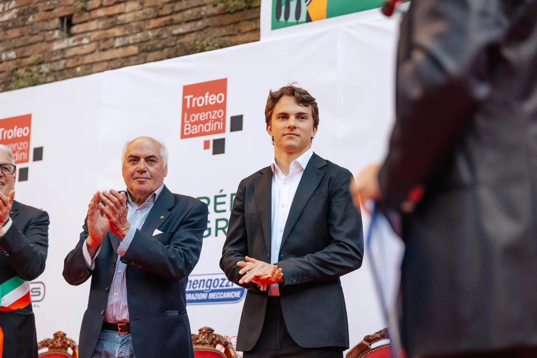 Formula-1 - 2025 - Emilia-romagna-grand-prix - Oscar-awarded-the-lorenzo-bandini-trophy - Oscar collects the Lorenzo Bandini Trophy - 4