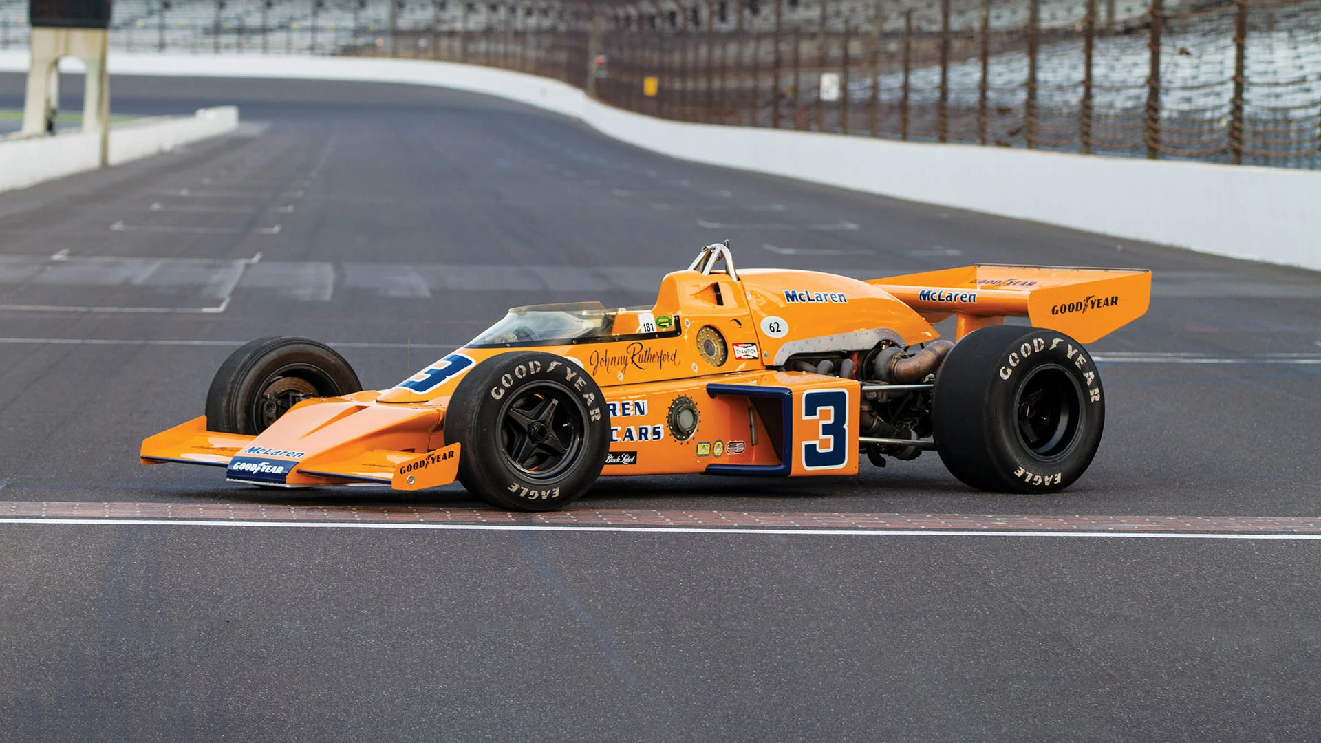 Indycar - 2024 - Grand-prix-of-long-beach - Mclaren-racing-first-indianapolis-500-winning-car-returns-to-the-track-in-long-beach
