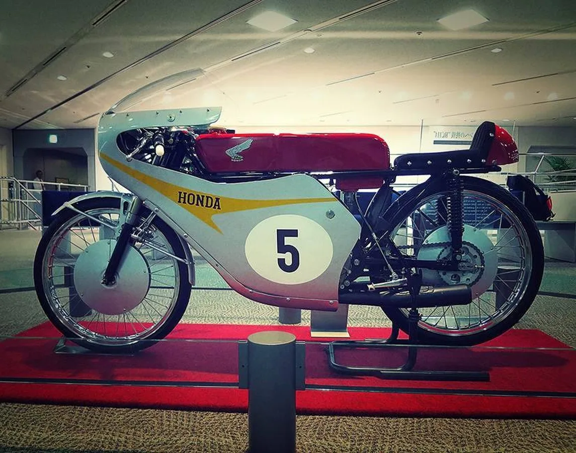 Latest-news - Mclarenracing - Article - 8-ways-survive-f1-summer-break