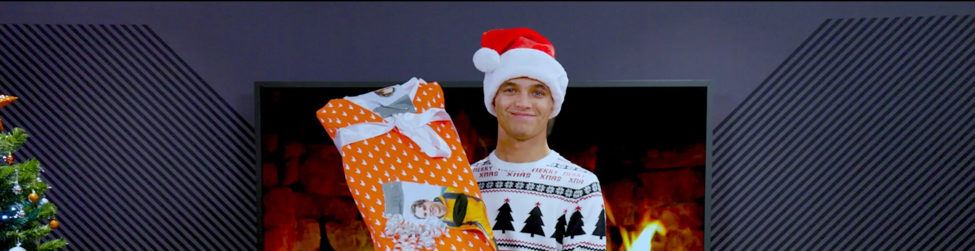 Gift wrapping with Lando and Oscar