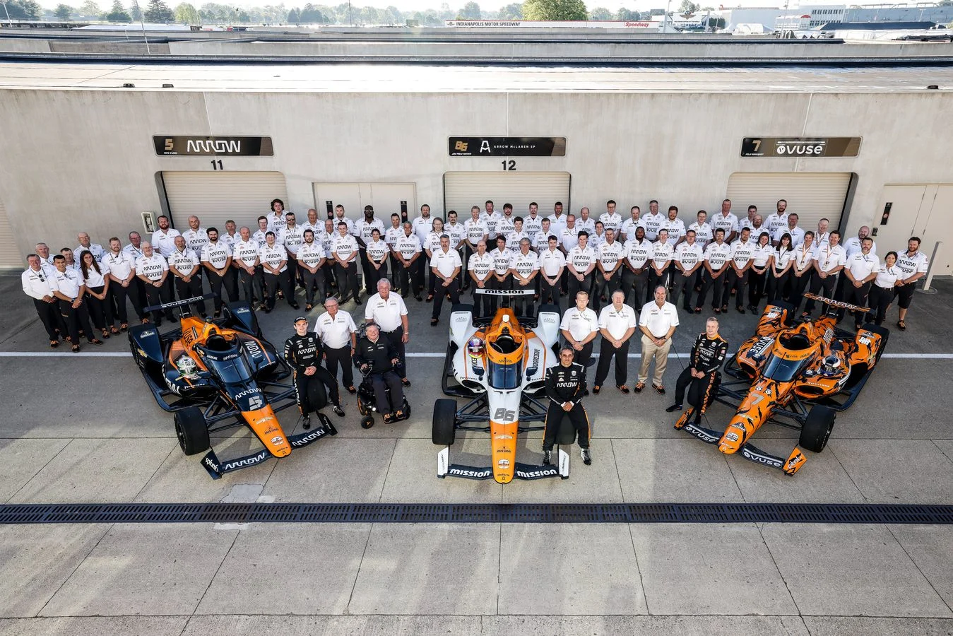 Team - The-year-ahead-zak-brown-2022