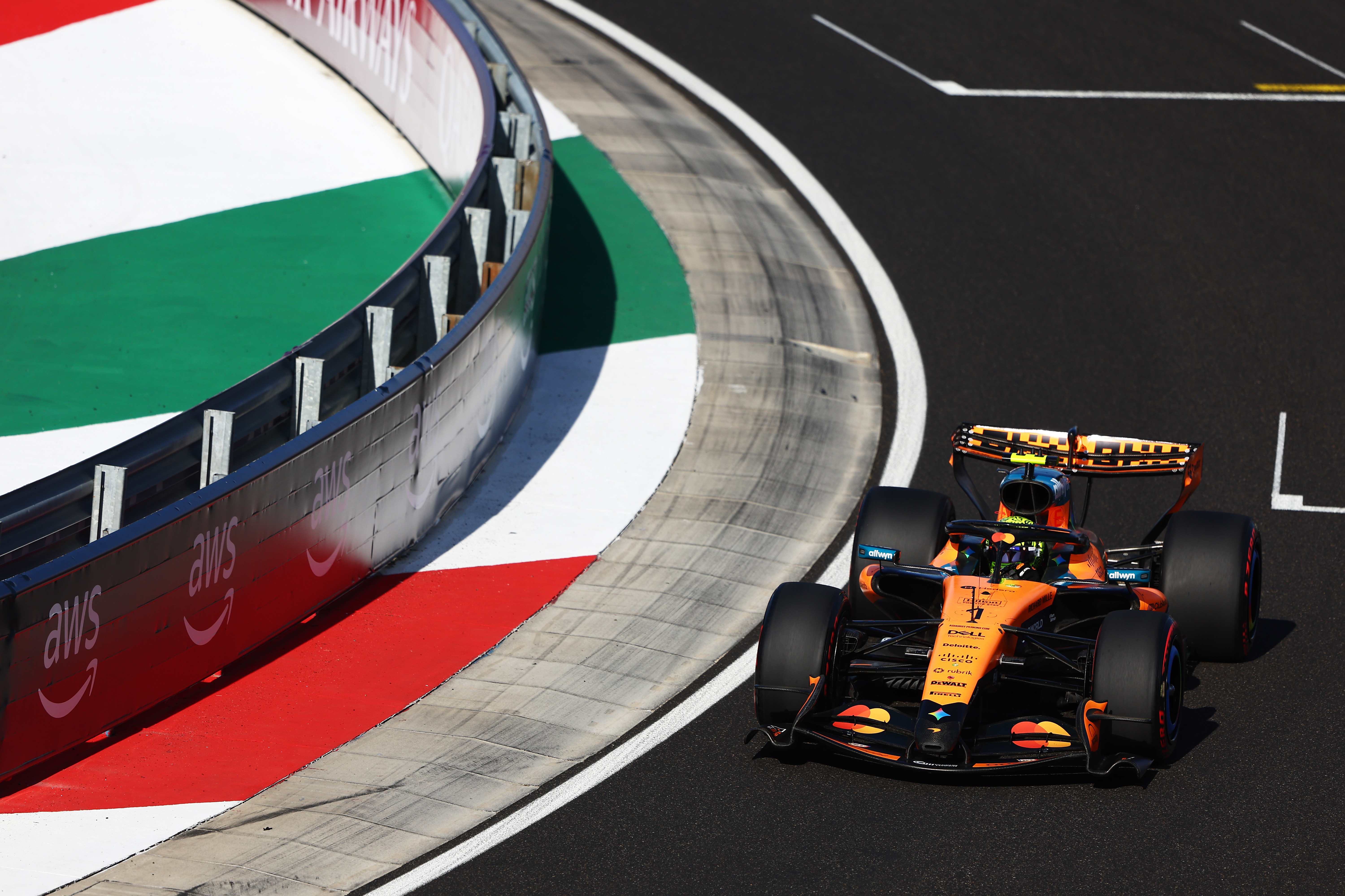 Image via mclaren.com