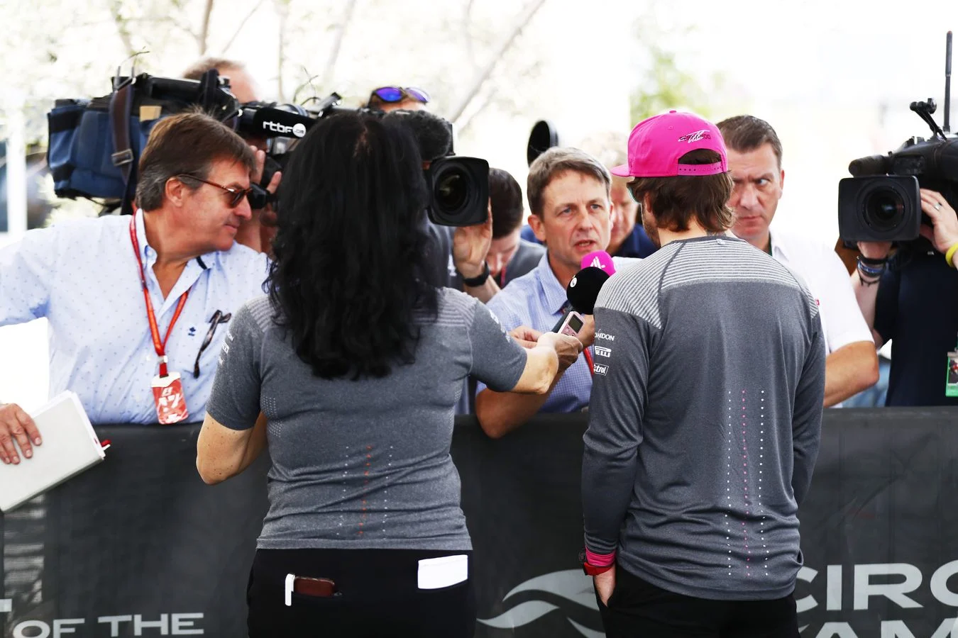 Paint the town pink McLaren supports Breast Cancer Awareness month - 6