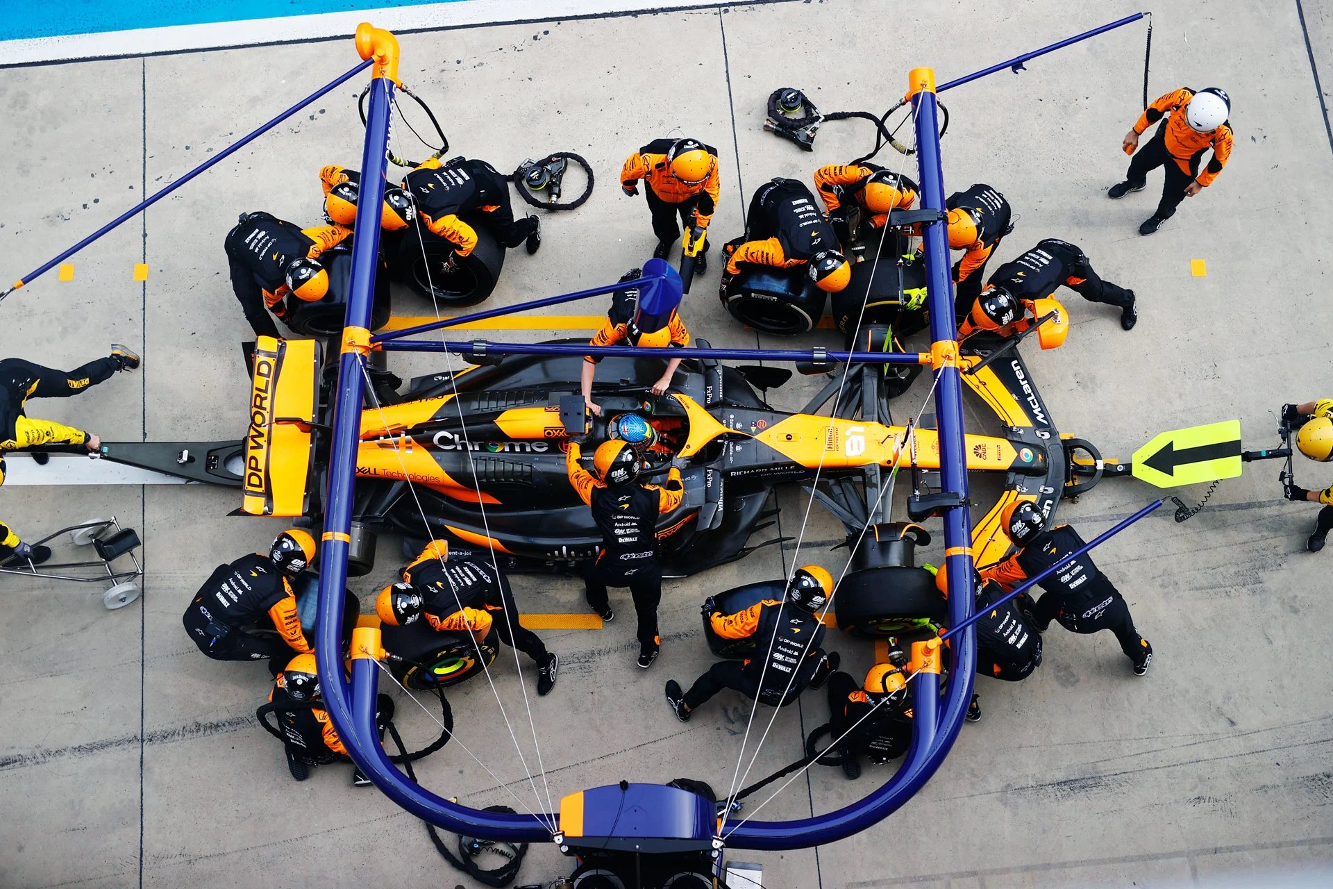 Formula-1 - 2025 - Rotation-role-selection-and-plenty-of-practice-behind-the-scenes-of-a-well-executed-pit-stop