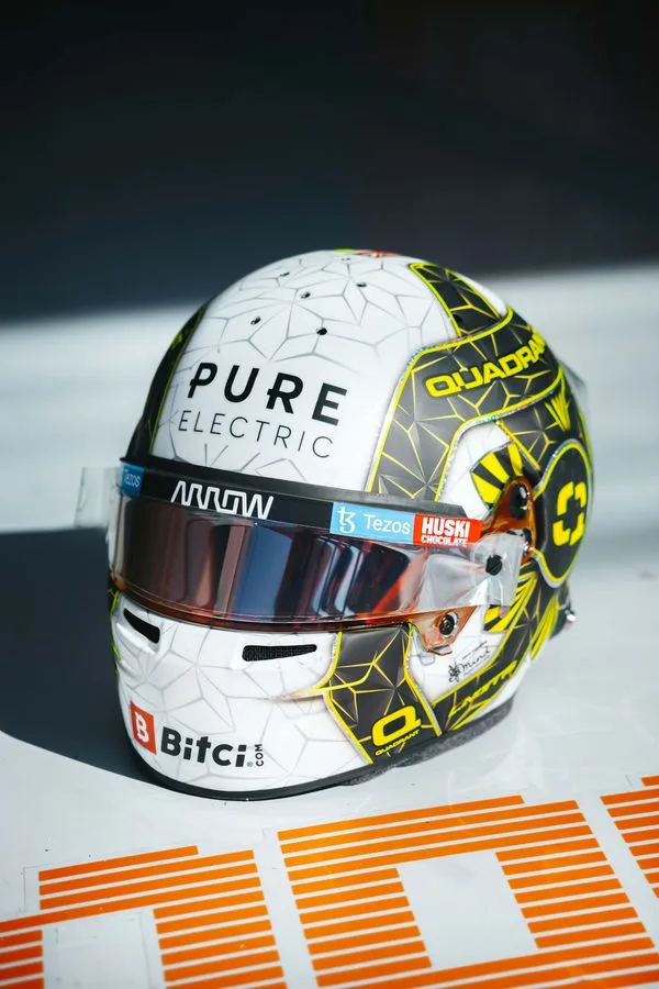 Latest-news - Mclarenracing - Article - Lando-lid-turkey-21 - Lando's lid A new look for the Turkish Grand Prix - 2
