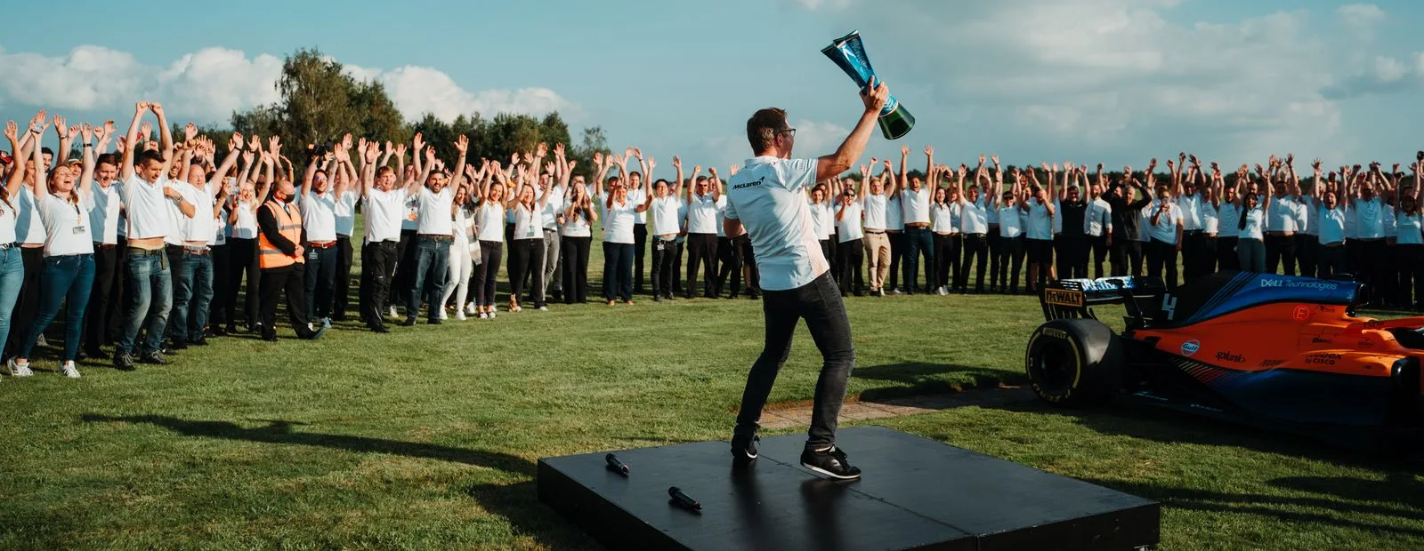 Latest-news - Mclarenracing - Article - Italian-gp-2021-celebration - Homecoming The team welcomed Lando and Daniel home after an unforgettable Italian GP - 3