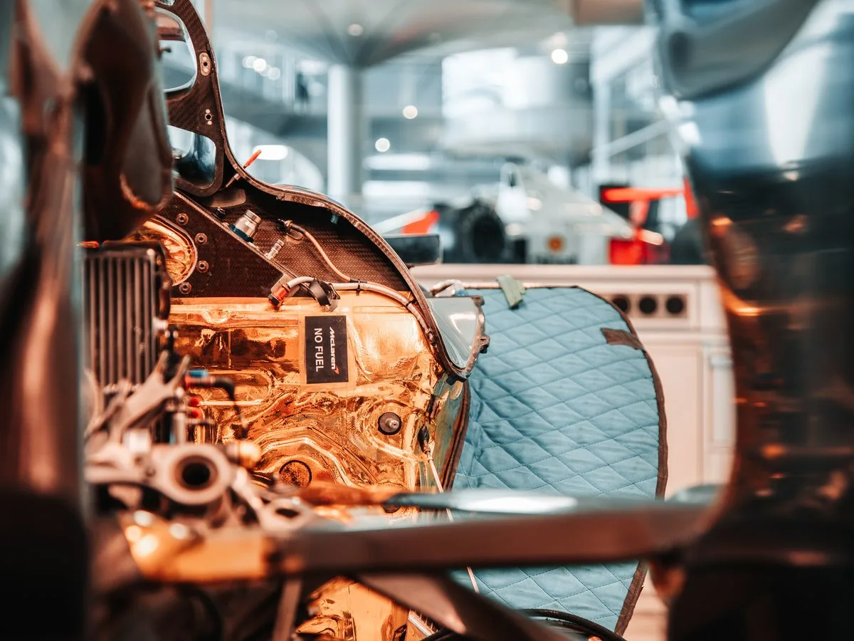 Heritage - Heritage-beauty-mp4-25 - Heritage beauty Spotted: the efficacious 2010 MP4-25 at McLaren HQ - 1