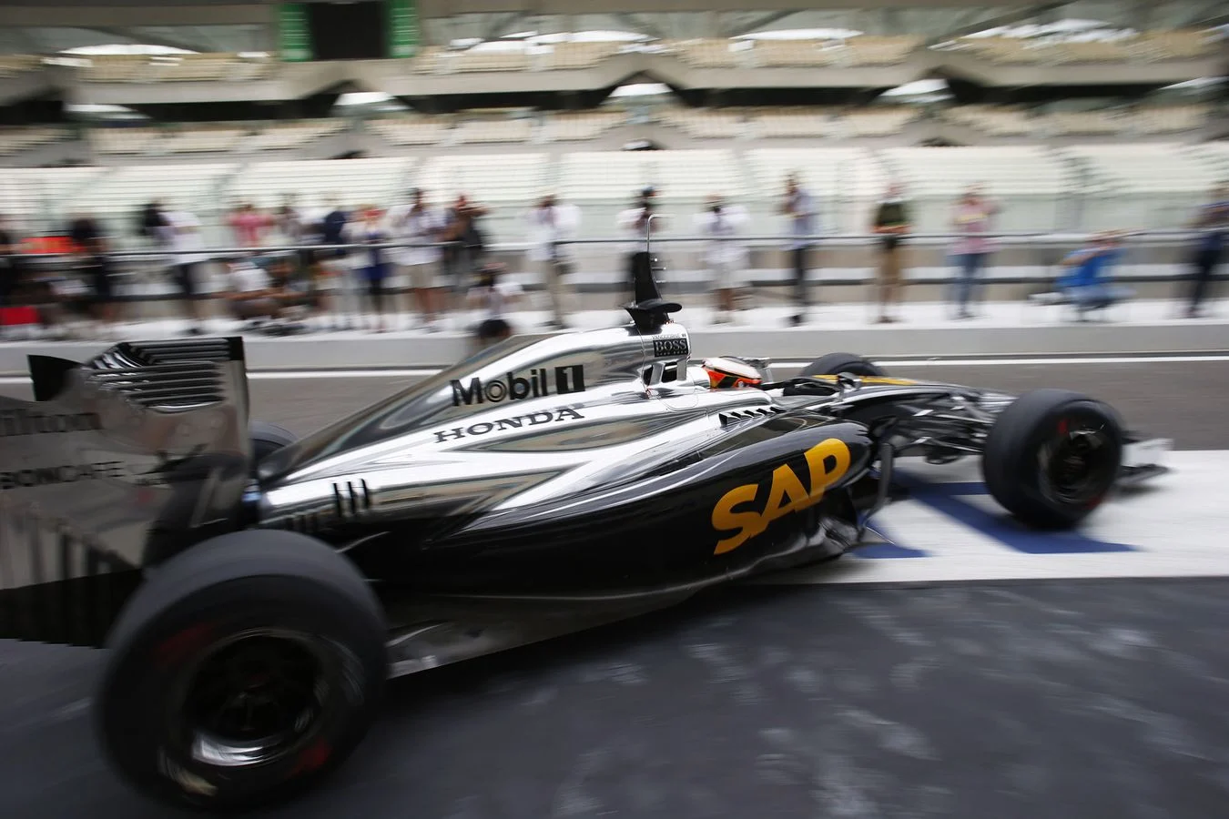 Team - Spotlight-on-the-season-mclaren-in-2014