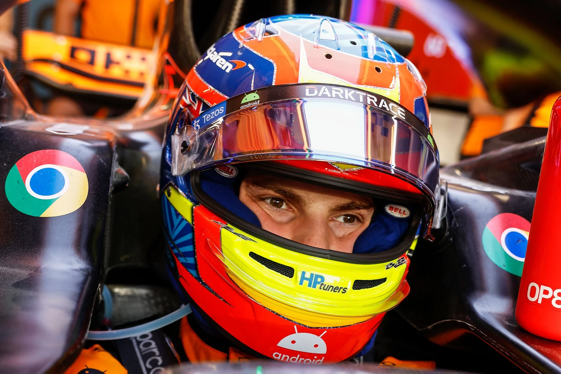 Formula-1 - 2023 - Qatar-grand-prix - The-engineering-room