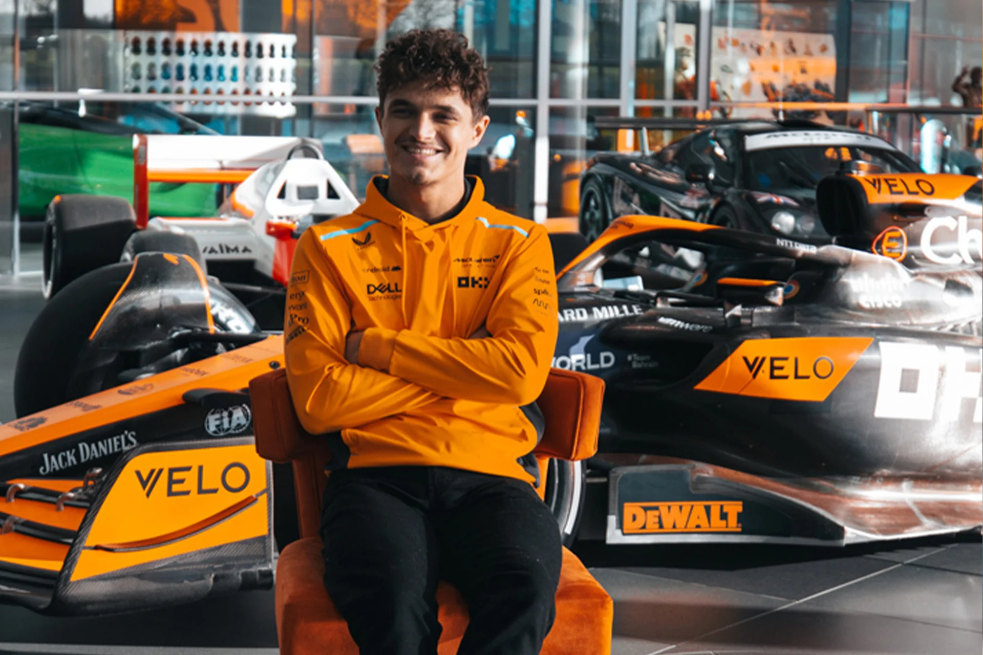 Formula-1 - 2024 - Why-lando-renewed - Behind the scenes Lando renews - 7