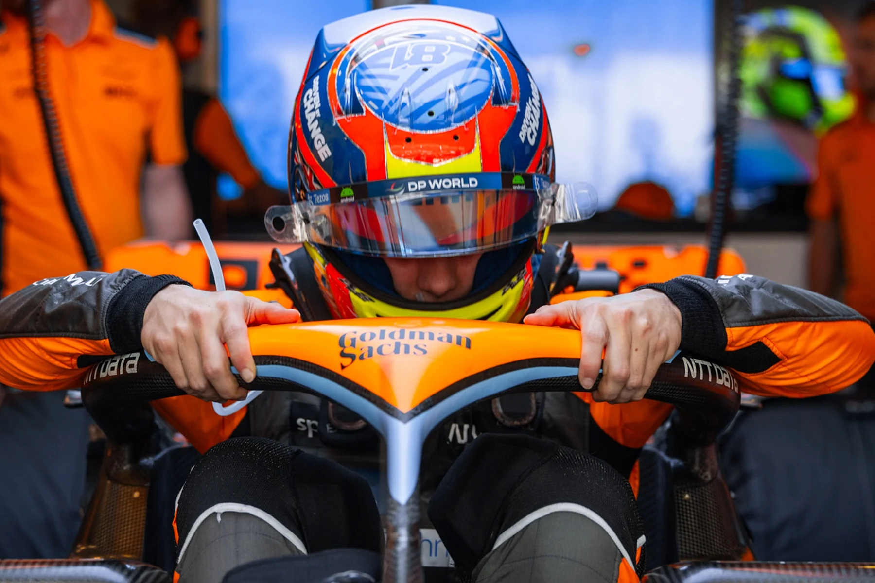 Formula-1 - 2023 - Abu-dhabi-grand-prix - The-engineering-room