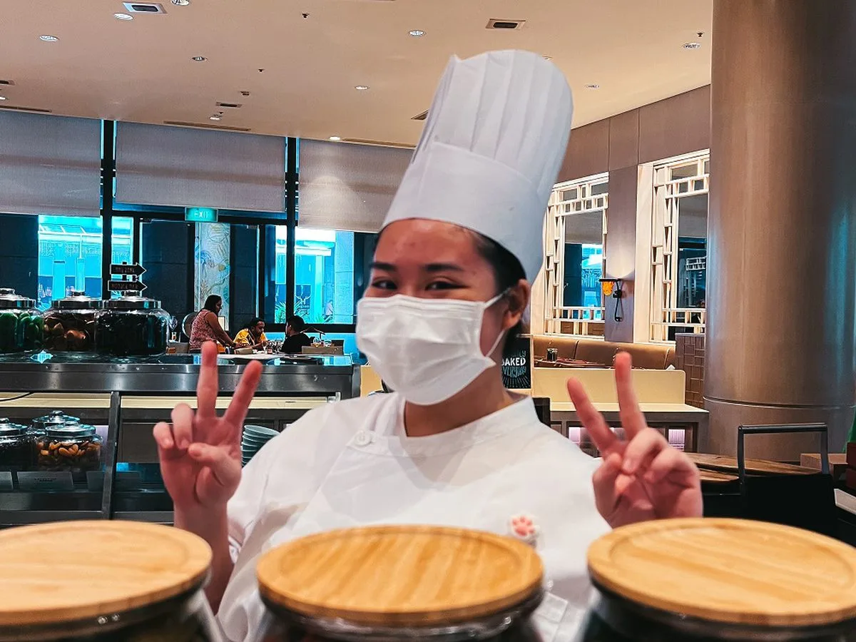 Formula-1 - 2022 - Singapore-grand-prix - Dinner-am-and-breakfast-pm-navigating-singapores-unique-sleep-schedule -   - 2