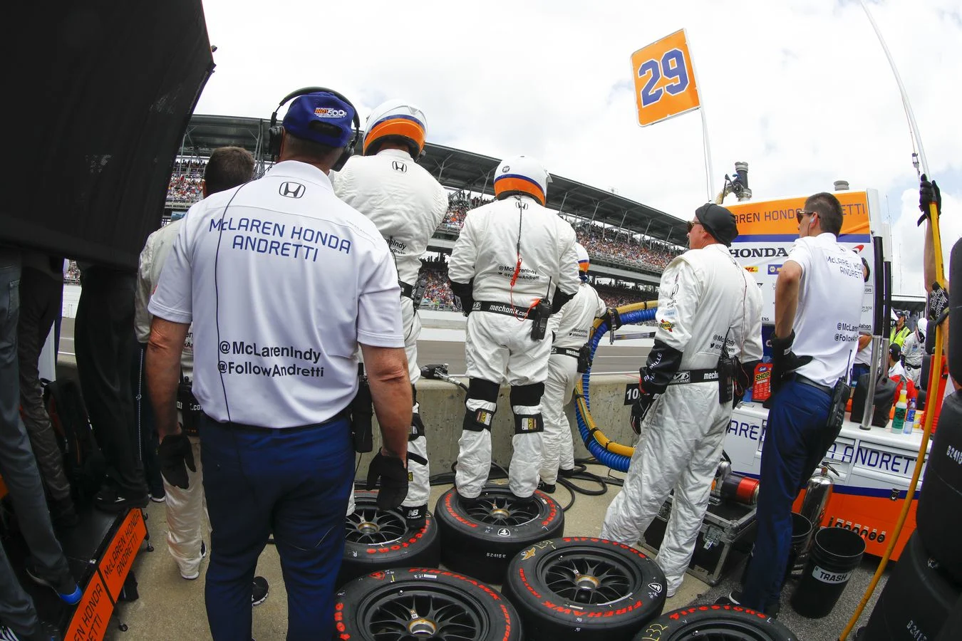 Indycar - 2017 - Story-so-far - Fernando Runs Indy Top pics from the story so far at a thrilling Indy 500 - 7