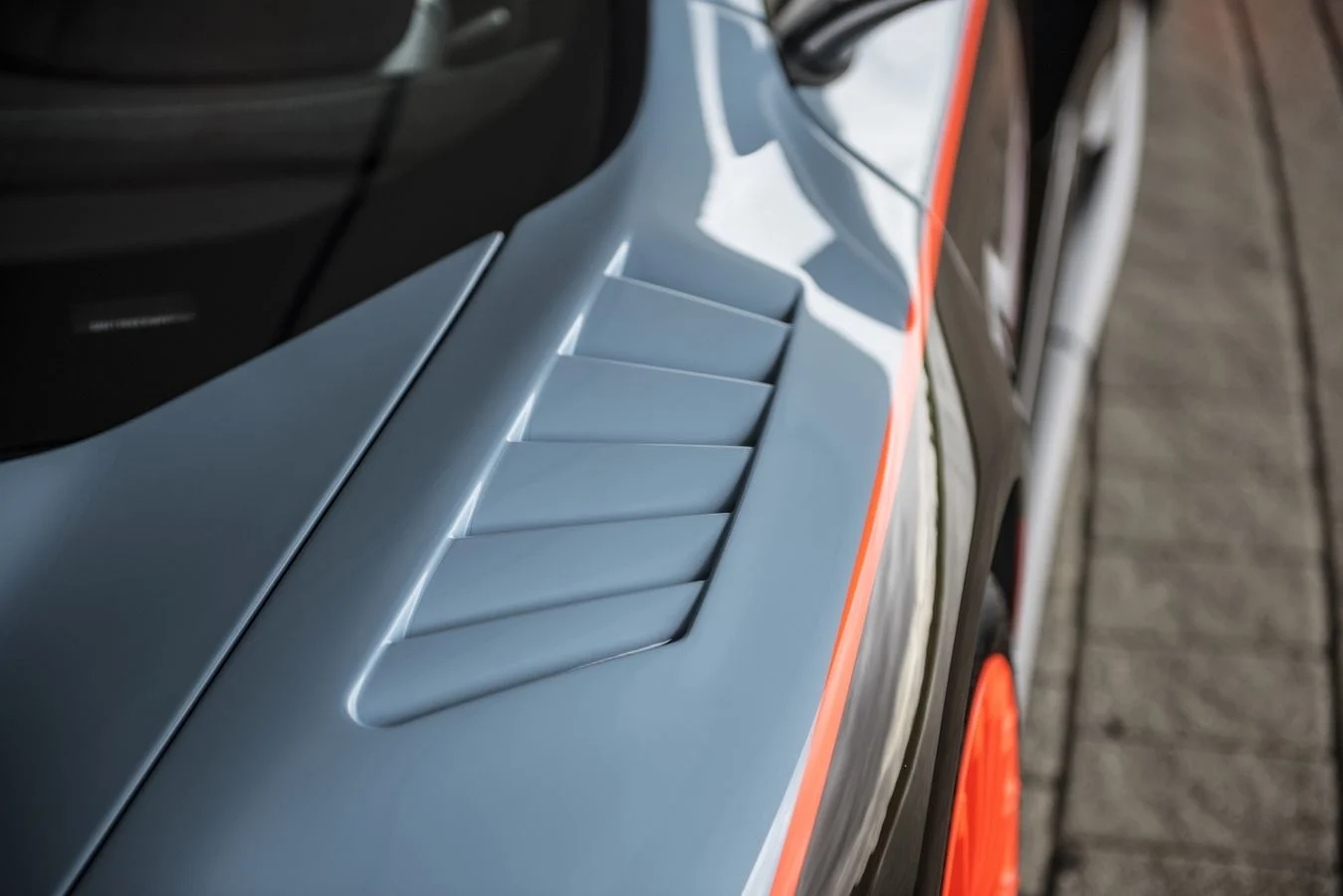 Latest-news - Mclarenracing - Article - Bespoke-le-mans-675lt - Throwback Thursday McLaren Automotive reskins a 675LT in honour of our '97 Le Mans winner - 3