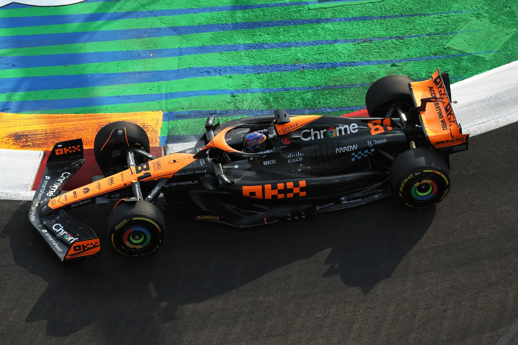 Formula-1 - 2023 - Singapore-grand-prix - The-engineering-room