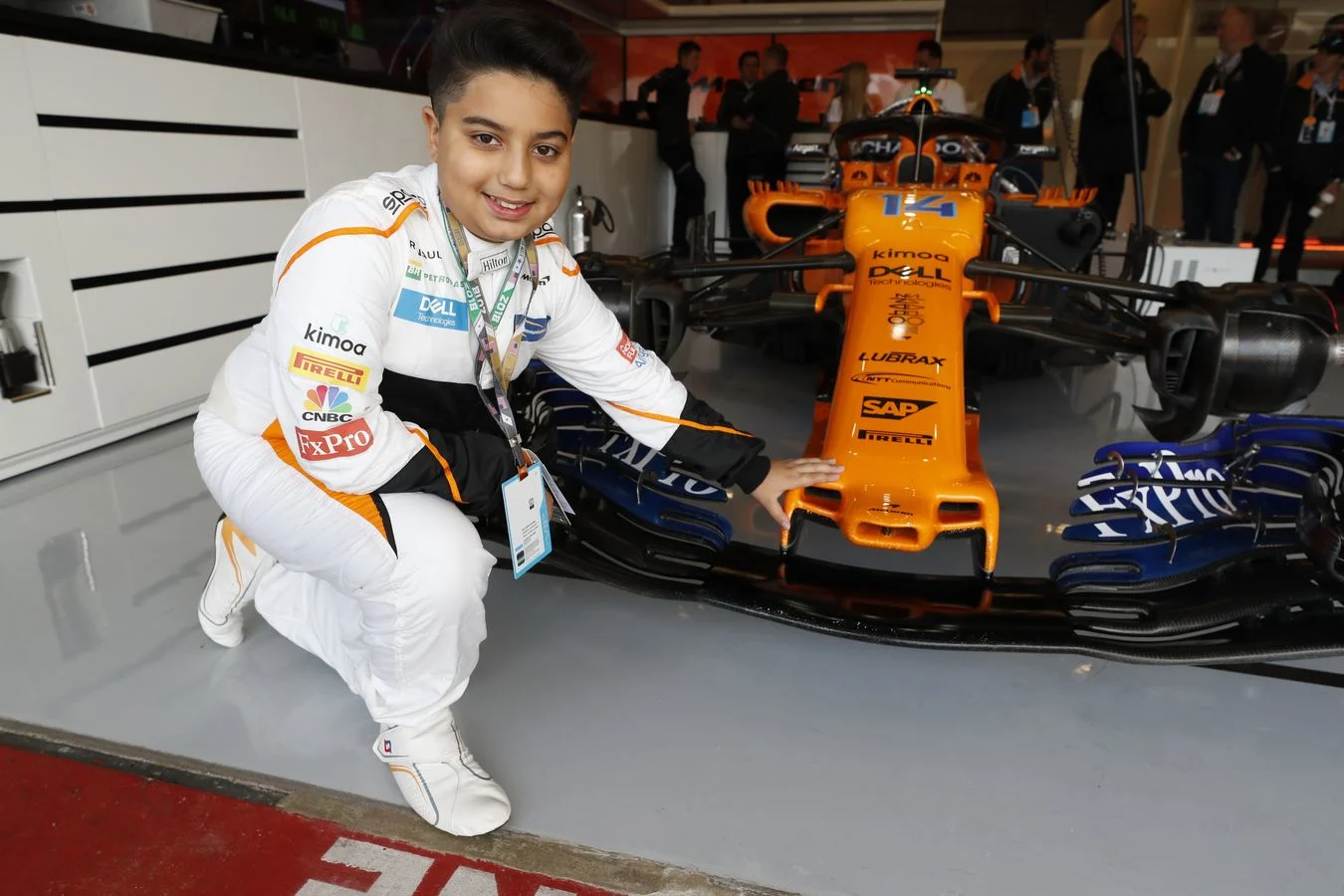 Partners - Hilton - Meet-our-newest-member-mascot-dariyan - Meet our newest team member Dariyan became our McLaren mascot at the US GP thanks to Hilton Honors - 1