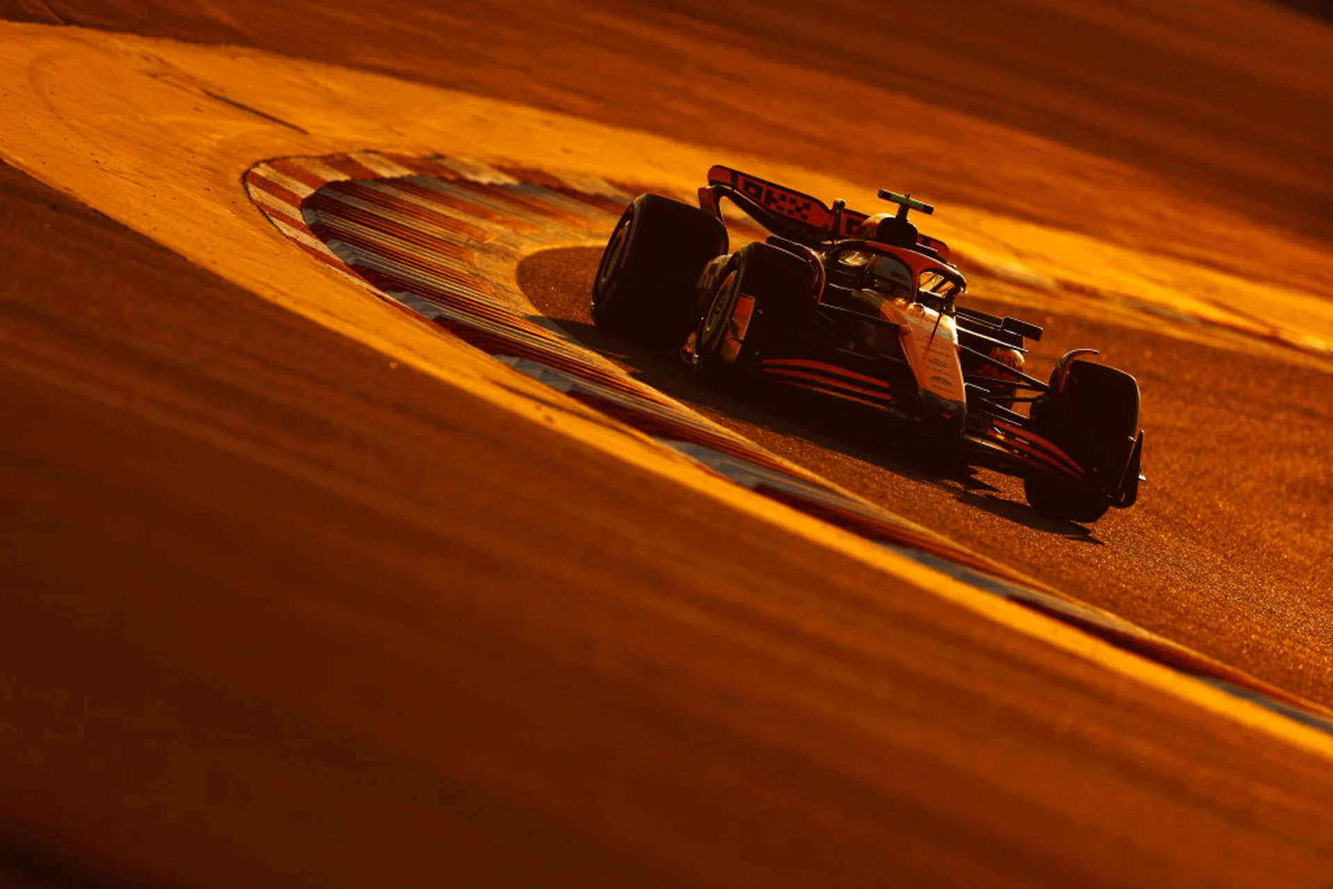 Formula-1 - 2024 - Bahrain-pre-season-test-day-1 - Bahrain pre-season test: Day one “I am looking forward to continuing to put the MCL38 through its paces” - 3