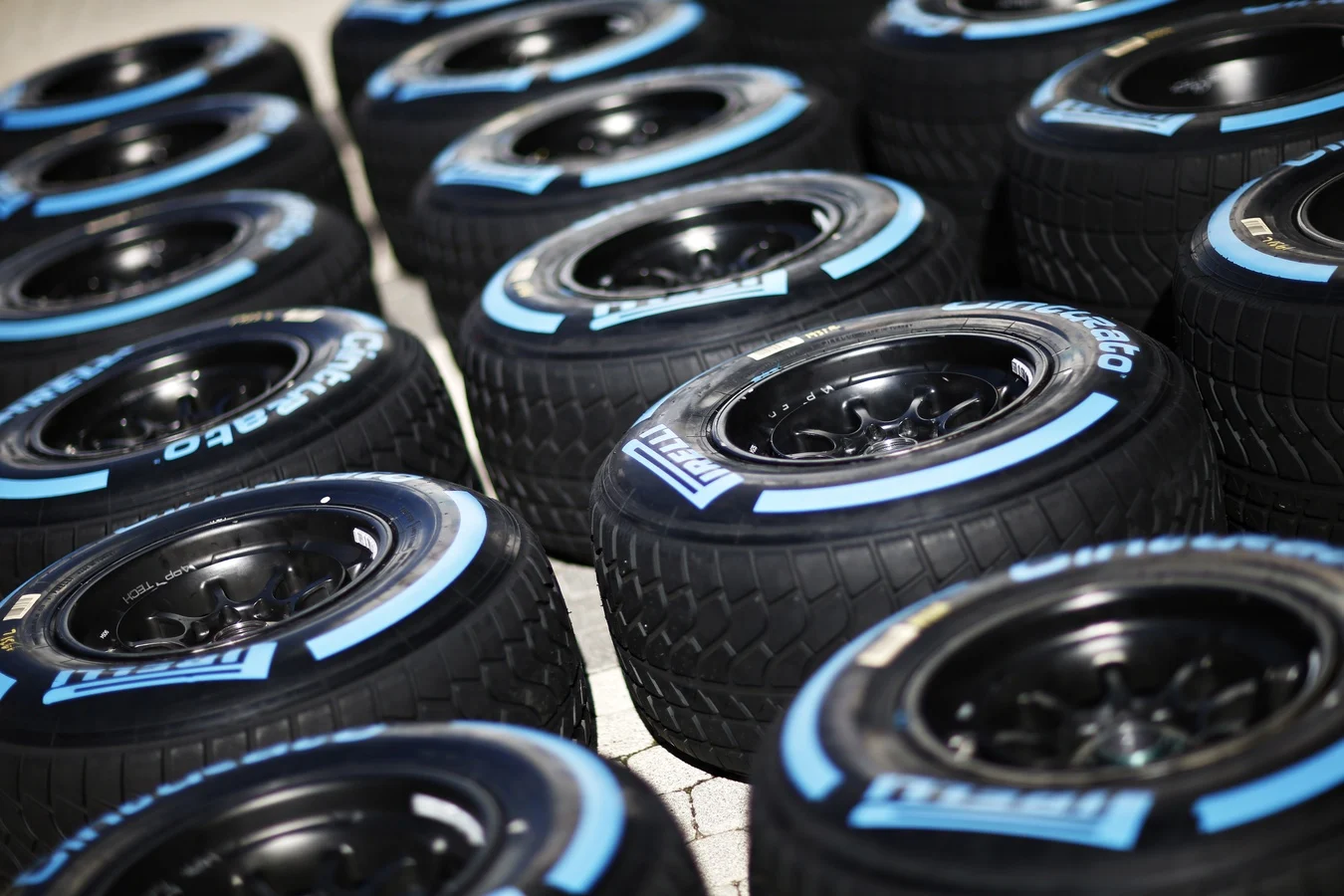 Latest-news - Mclarenracing - Article - 16-ways-curb-your-season-blues