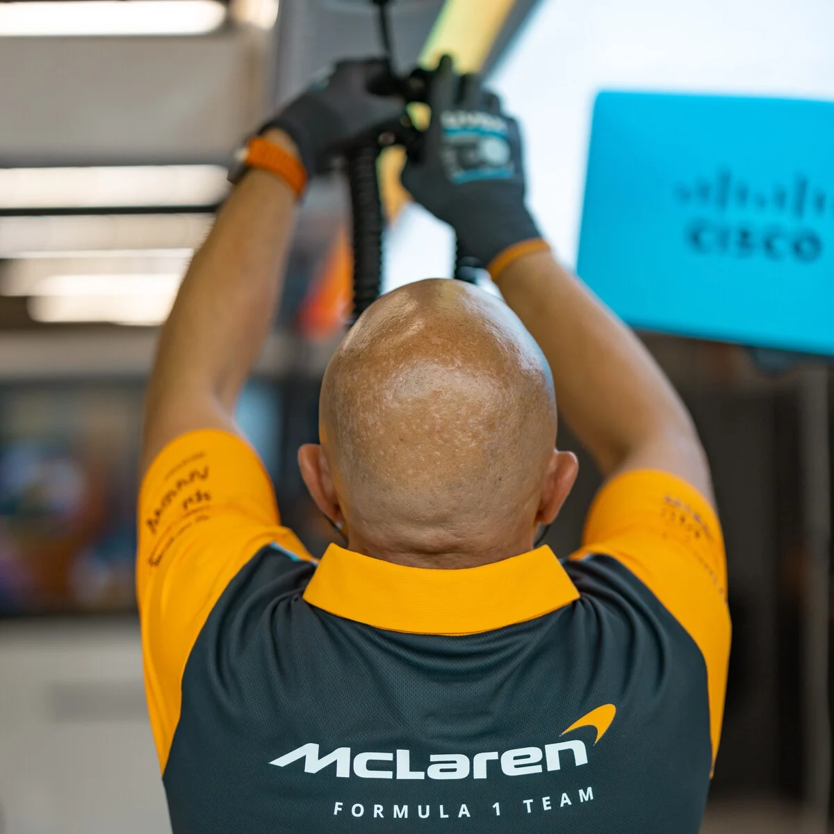 Formula-1 - 2023 - Singapore-grand-prix - Our amazing team 🧡  - 3