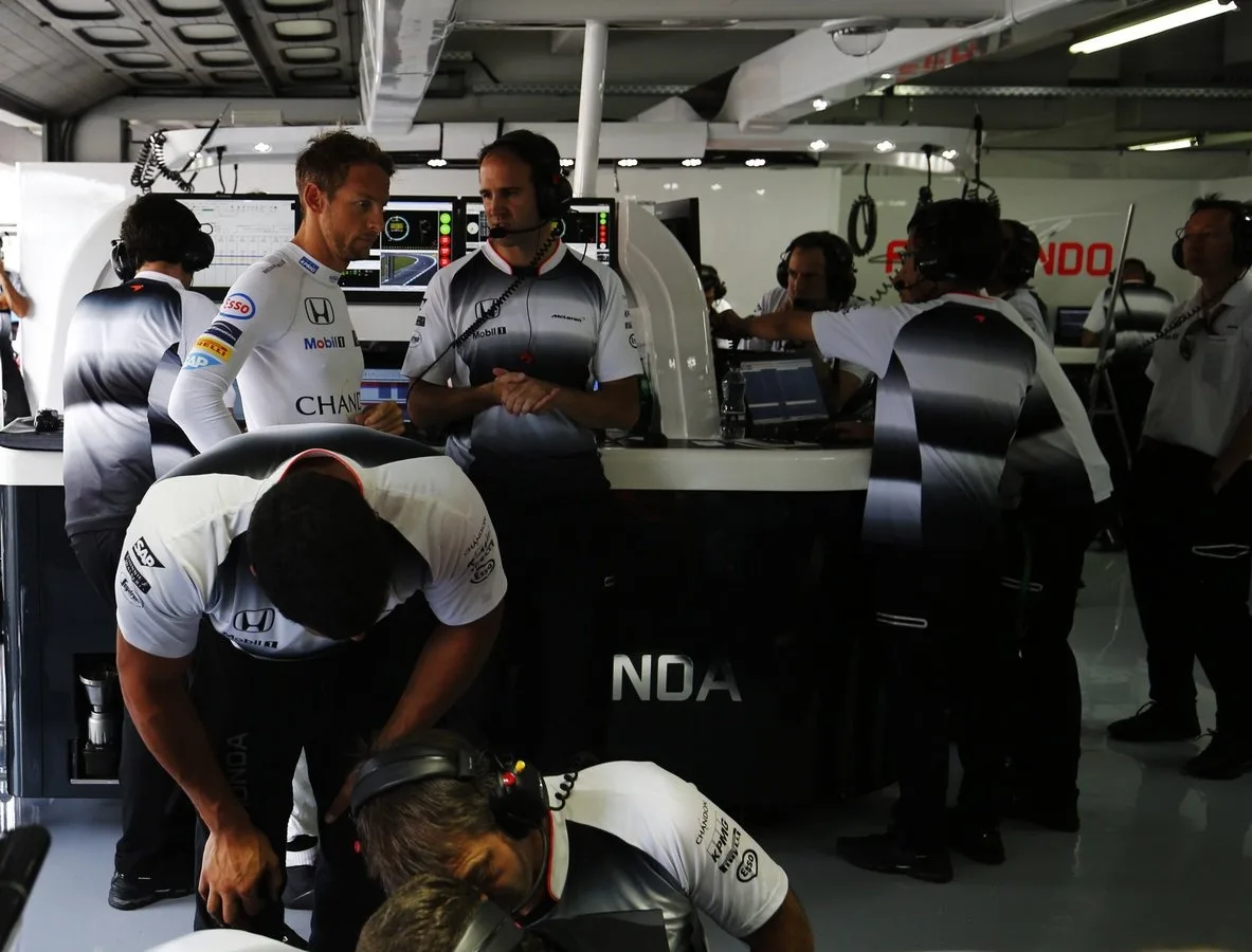 Heritage - Formula-1 - Drivers - Jenson-button - My-race-weekend-diary-jenson-button-sunday-4128286