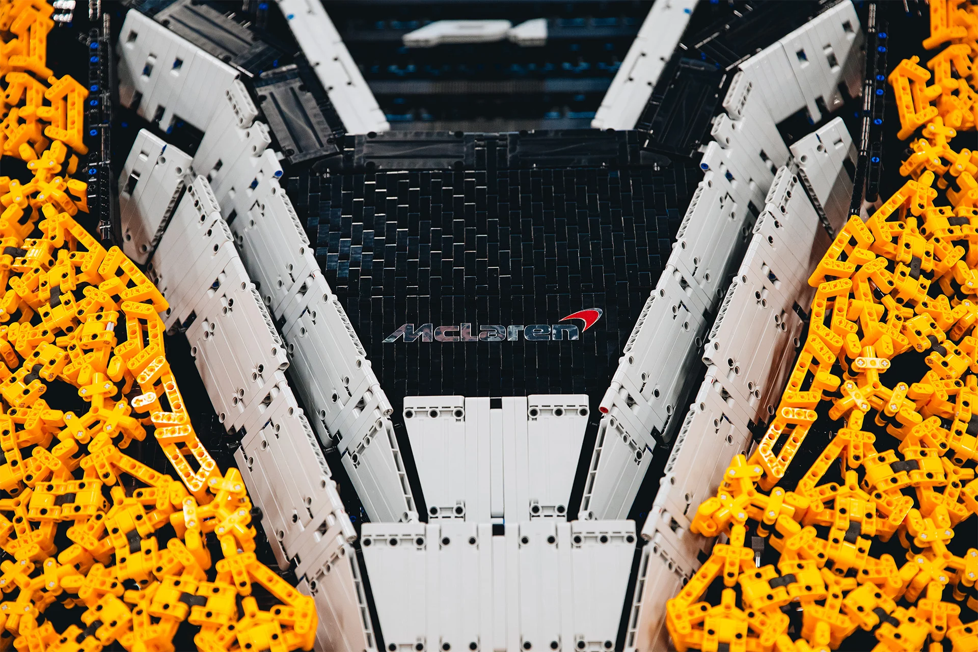 Partners - Lego - How-the-working-lego-technic-mclaren-p1-was-built - Driving the LEGO Technic P1™ - 4