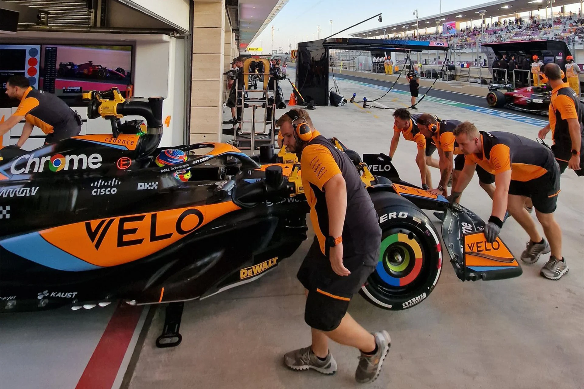 Formula-1 - 2023 - Qatar-grand-prix - The-engineering-room