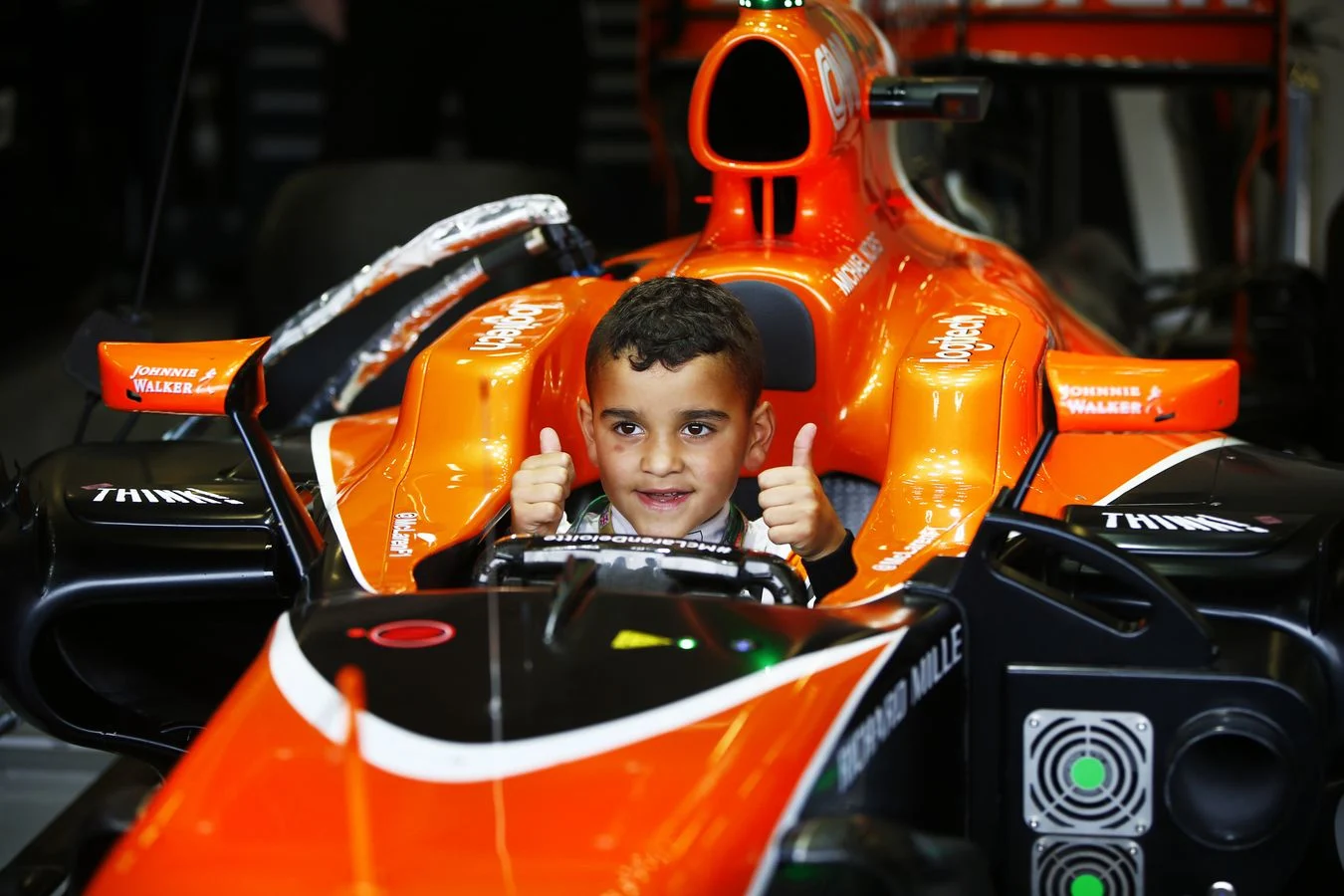 Partners - Hilton - Hilton-mascot-gets-down-to-business - Jude's mascot experience Our British GP mascot joined us at Silverstone for an amazing experience, thanks to Hilton - 8