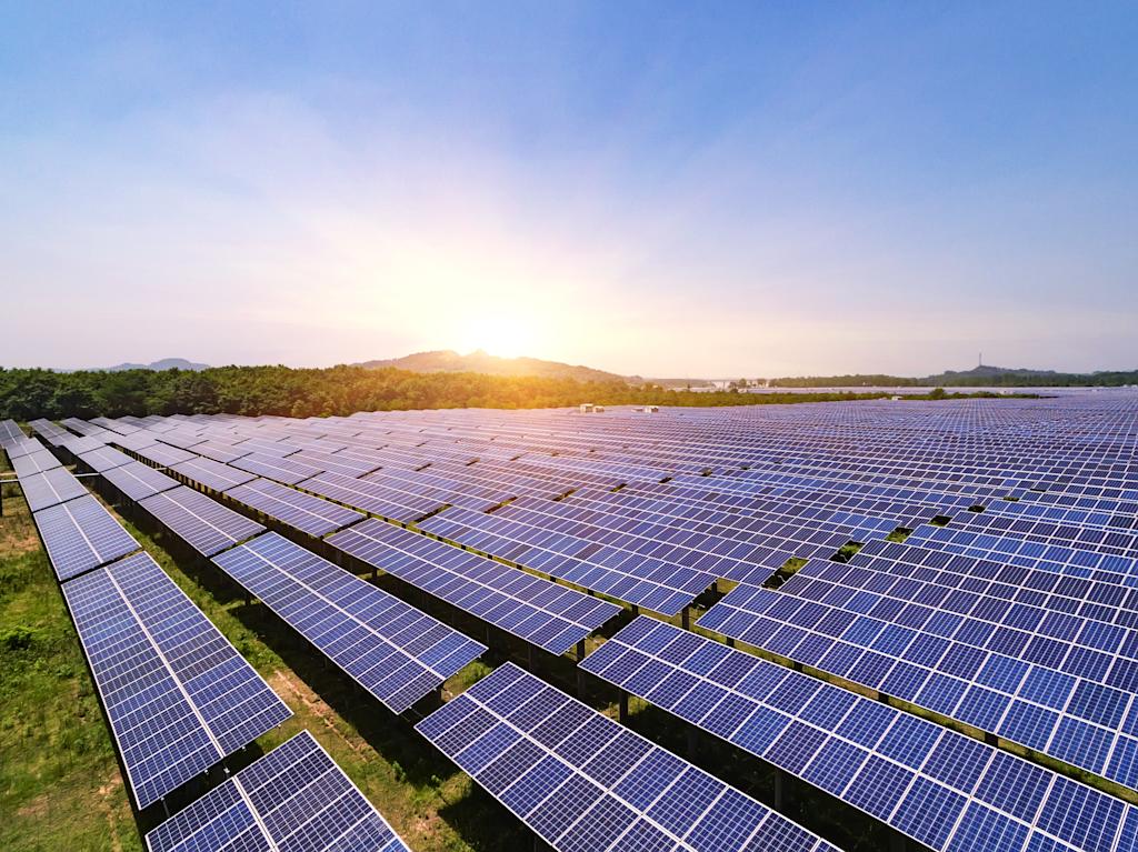 What Is Community Solar? [2025 Guide]