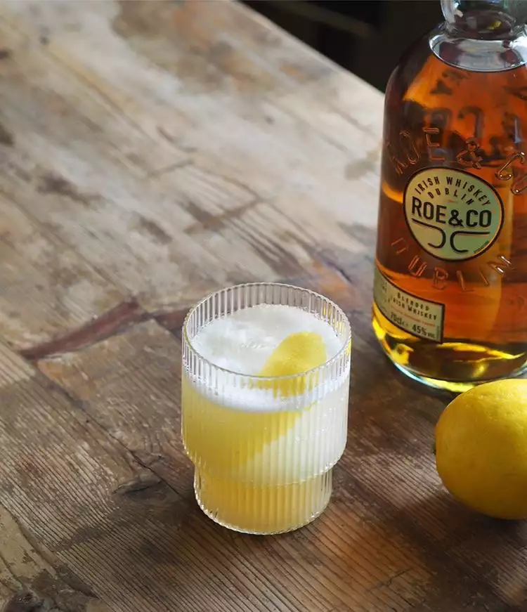 RoeandCoSour cocktail
