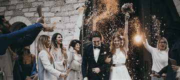 How to Save Money as a Wedding Guest 