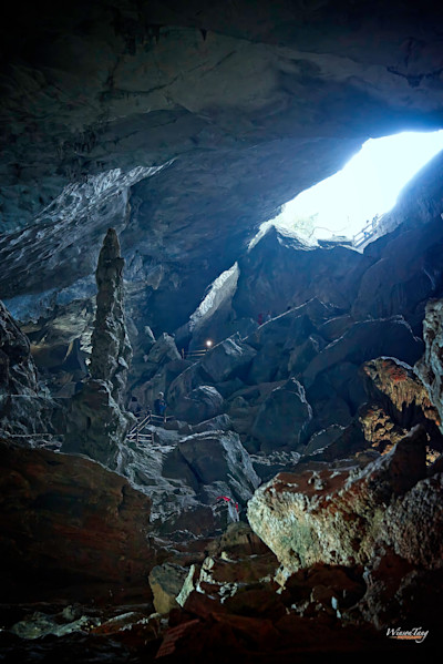 Sung Sot Cave, Ha Long Bay