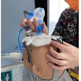Testing personalized respiration mask on a test head and long simulator by Amsterdam UMC