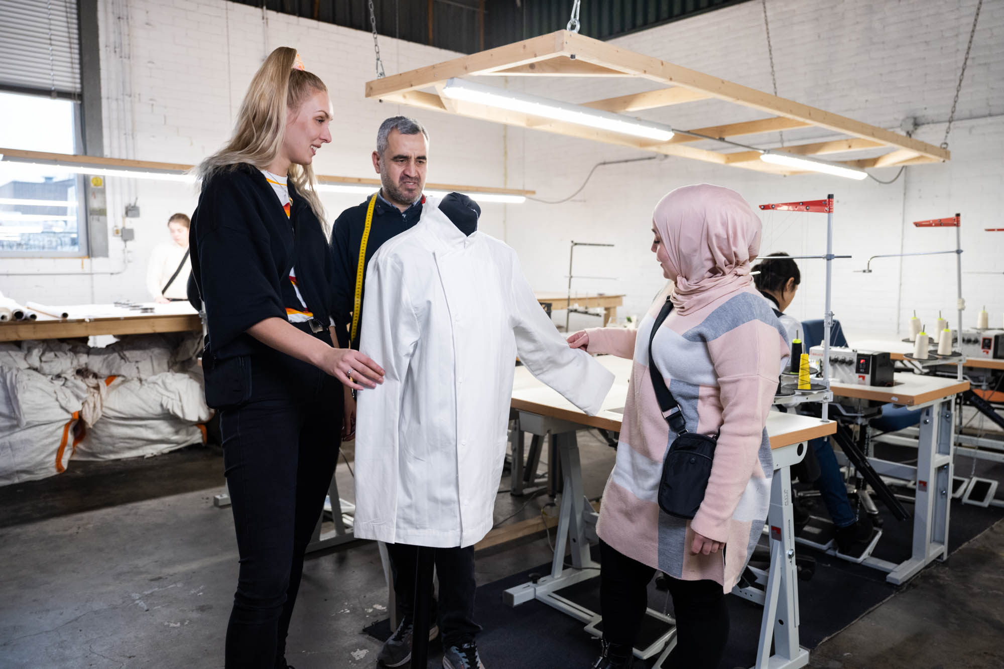 Kledingproductieatelier Fabriek Fris ‘sampling’ (Care & Repair)