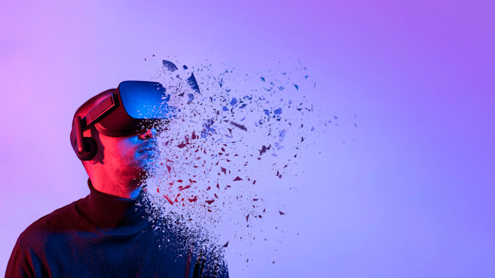 descomposition-person-wearing-vr-glasses