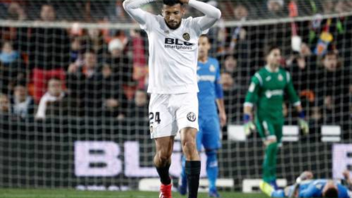 Verdediger Valencia eerste speler in La Liga met coronavirus
