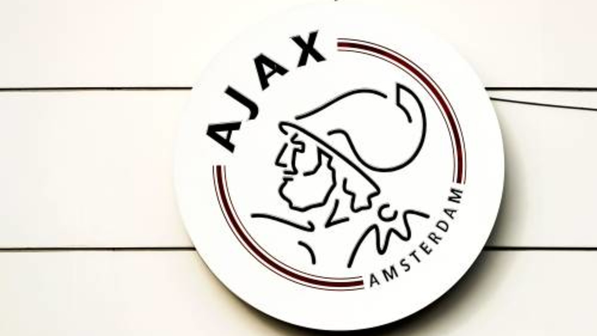 Ajax gaat in hoger beroep tegen straf UEFA
